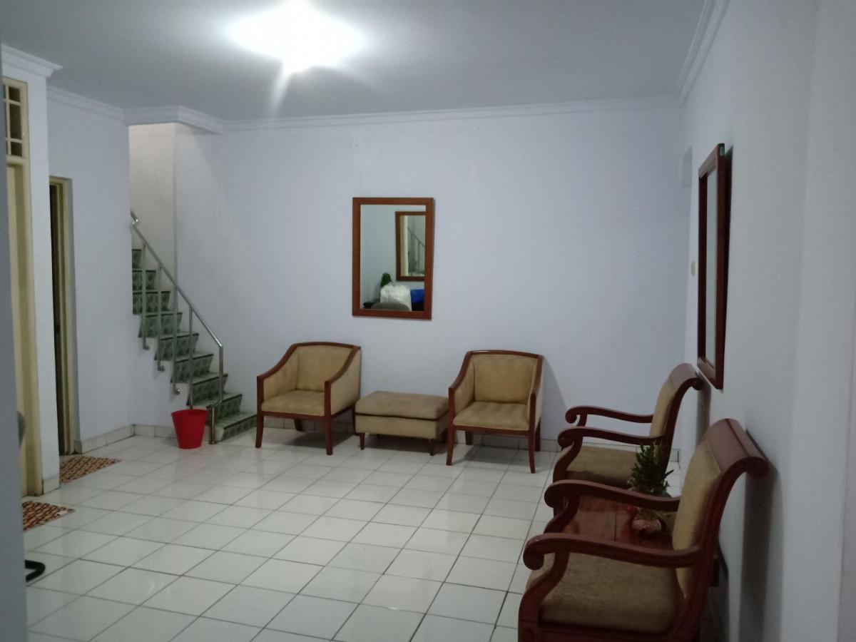 Reddoorz Hostel @ Feliz Noche Cengkareng Jakarta Ngoại thất bức ảnh