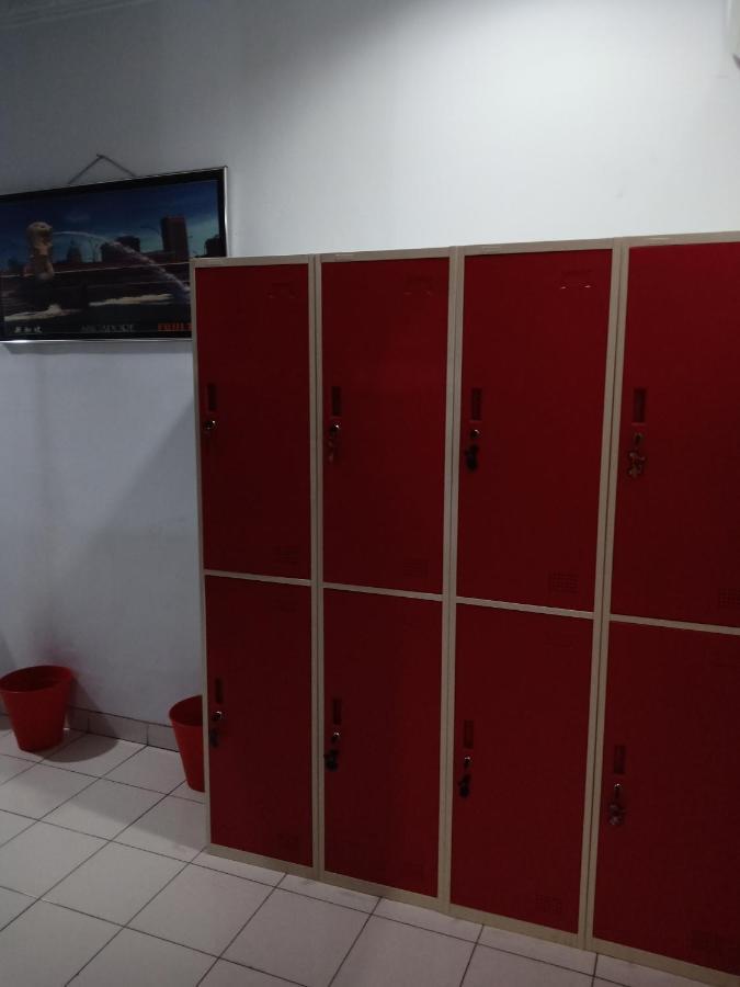 Reddoorz Hostel @ Feliz Noche Cengkareng Jakarta Ngoại thất bức ảnh