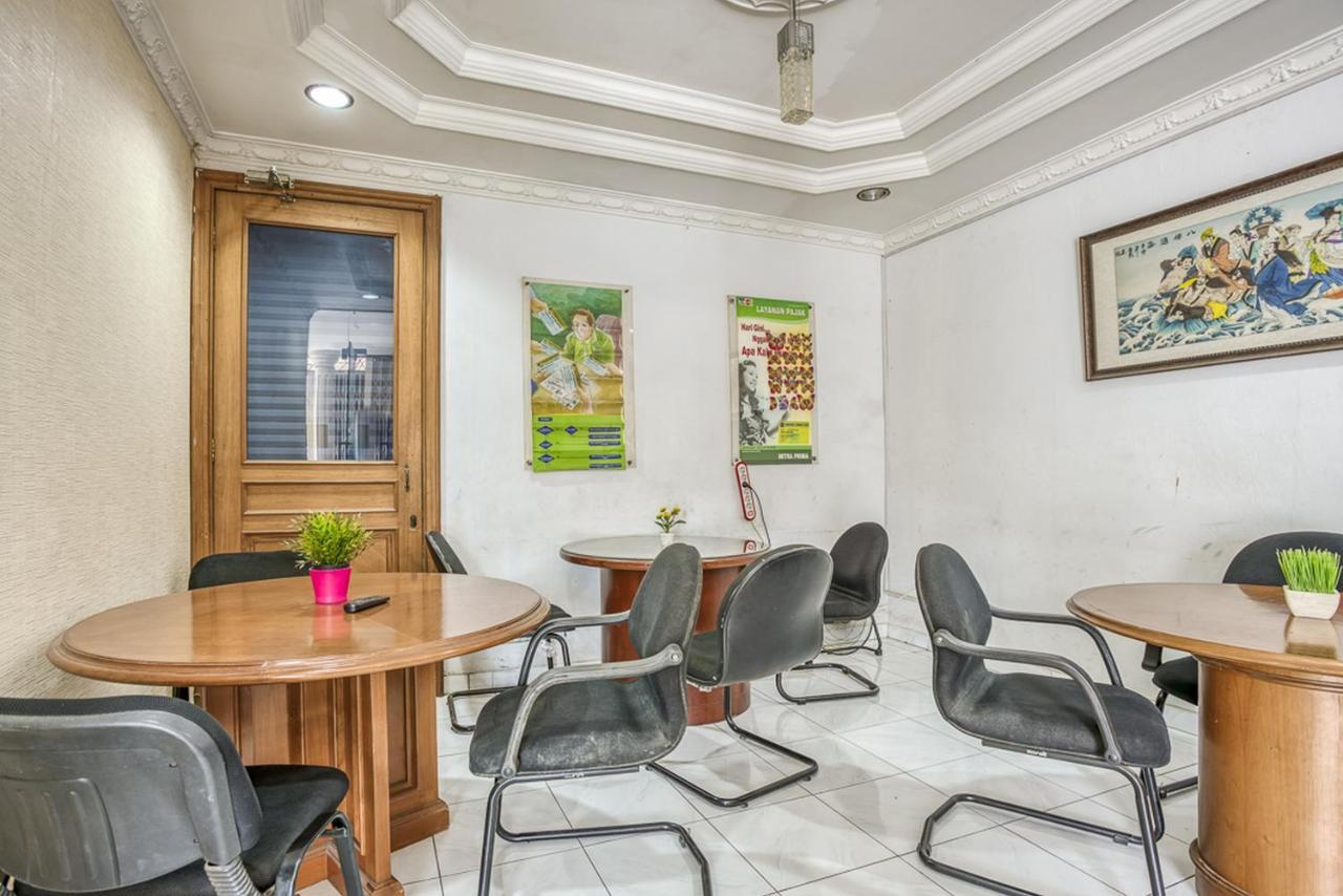 Reddoorz Hostel @ Feliz Noche Cengkareng Jakarta Ngoại thất bức ảnh