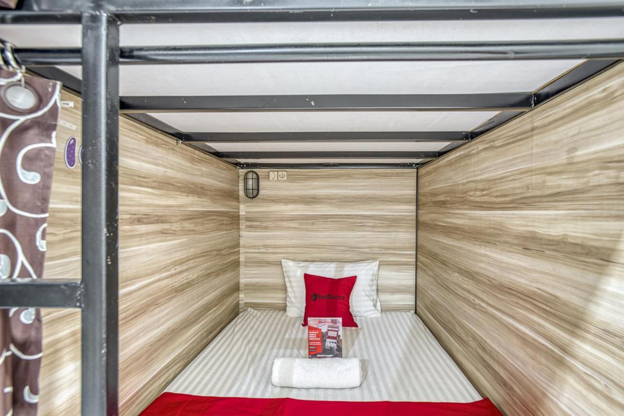 Reddoorz Hostel @ Feliz Noche Cengkareng Jakarta Ngoại thất bức ảnh