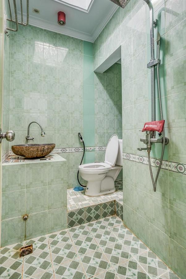Reddoorz Hostel @ Feliz Noche Cengkareng Jakarta Ngoại thất bức ảnh