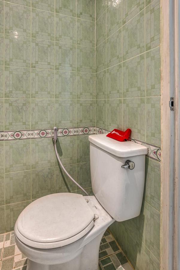 Reddoorz Hostel @ Feliz Noche Cengkareng Jakarta Ngoại thất bức ảnh